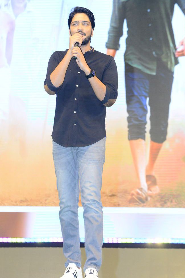 Maharshi-Movie-Pre-Release-Event